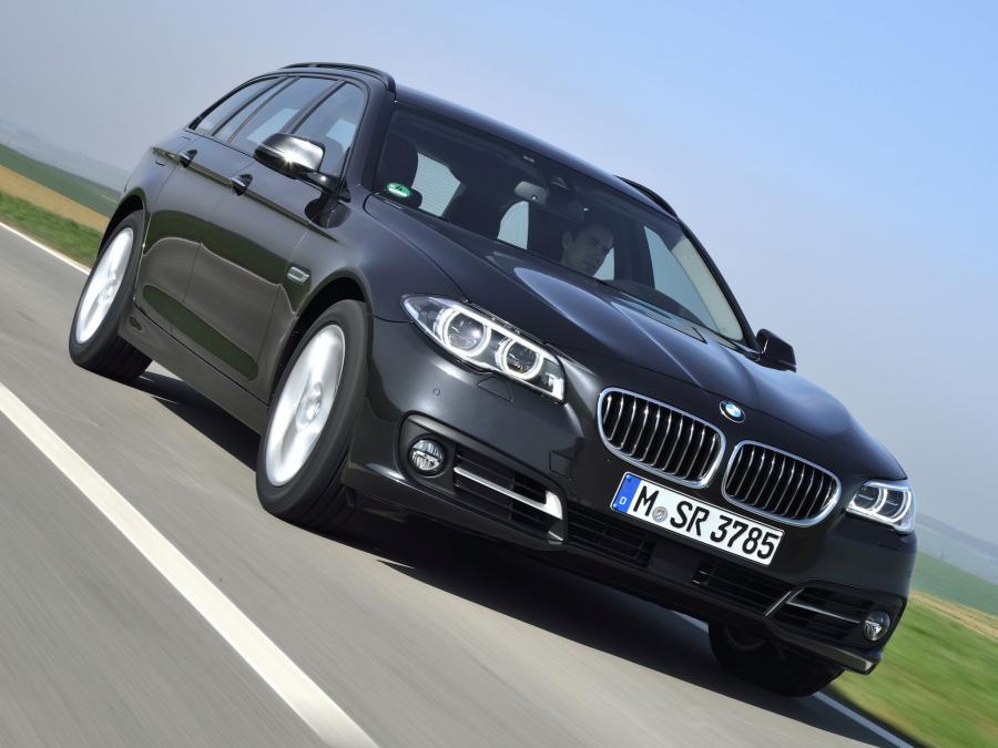  BMW 520d Touring 2013 года  (фото 10 из 17)